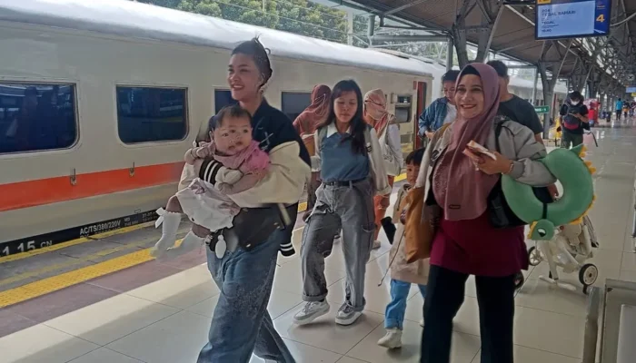 KAI Group Layani Jutaan Penumpang Selama Angkutan Lebaran 2025